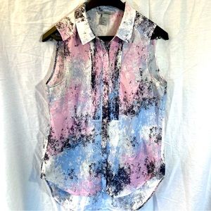 Sleeveless button down top